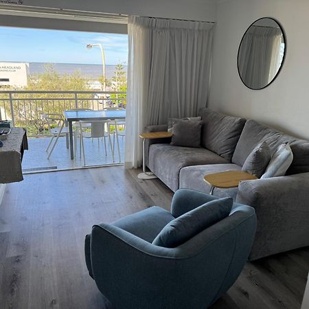 Ocean View - Alexandra Headlands Beachfront Unit Εξωτερικό φωτογραφία