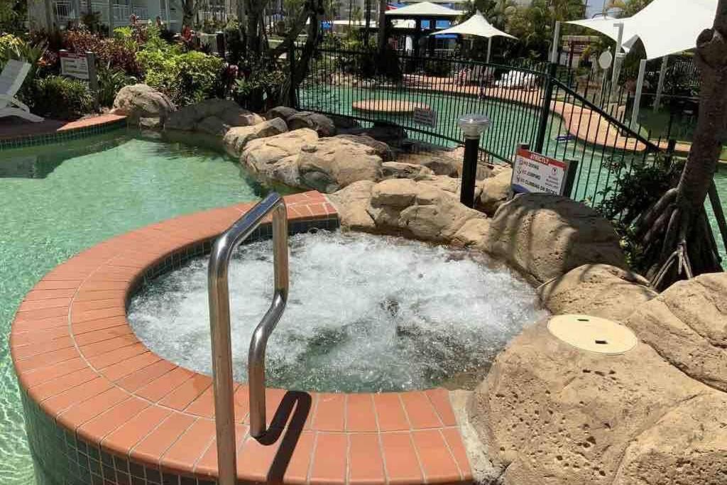 Ocean View - Alexandra Headlands Beachfront Unit Εξωτερικό φωτογραφία