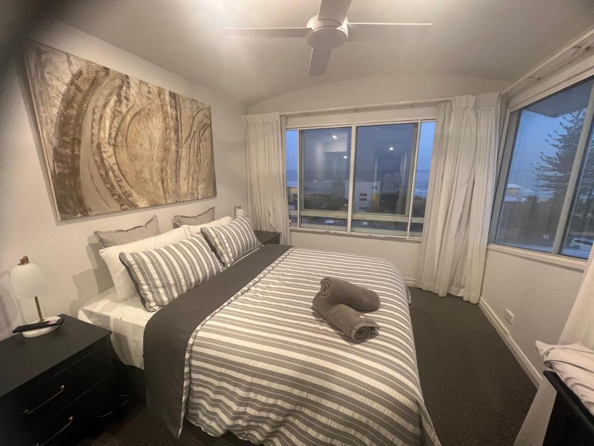 Ocean View - Alexandra Headlands Beachfront Unit Εξωτερικό φωτογραφία