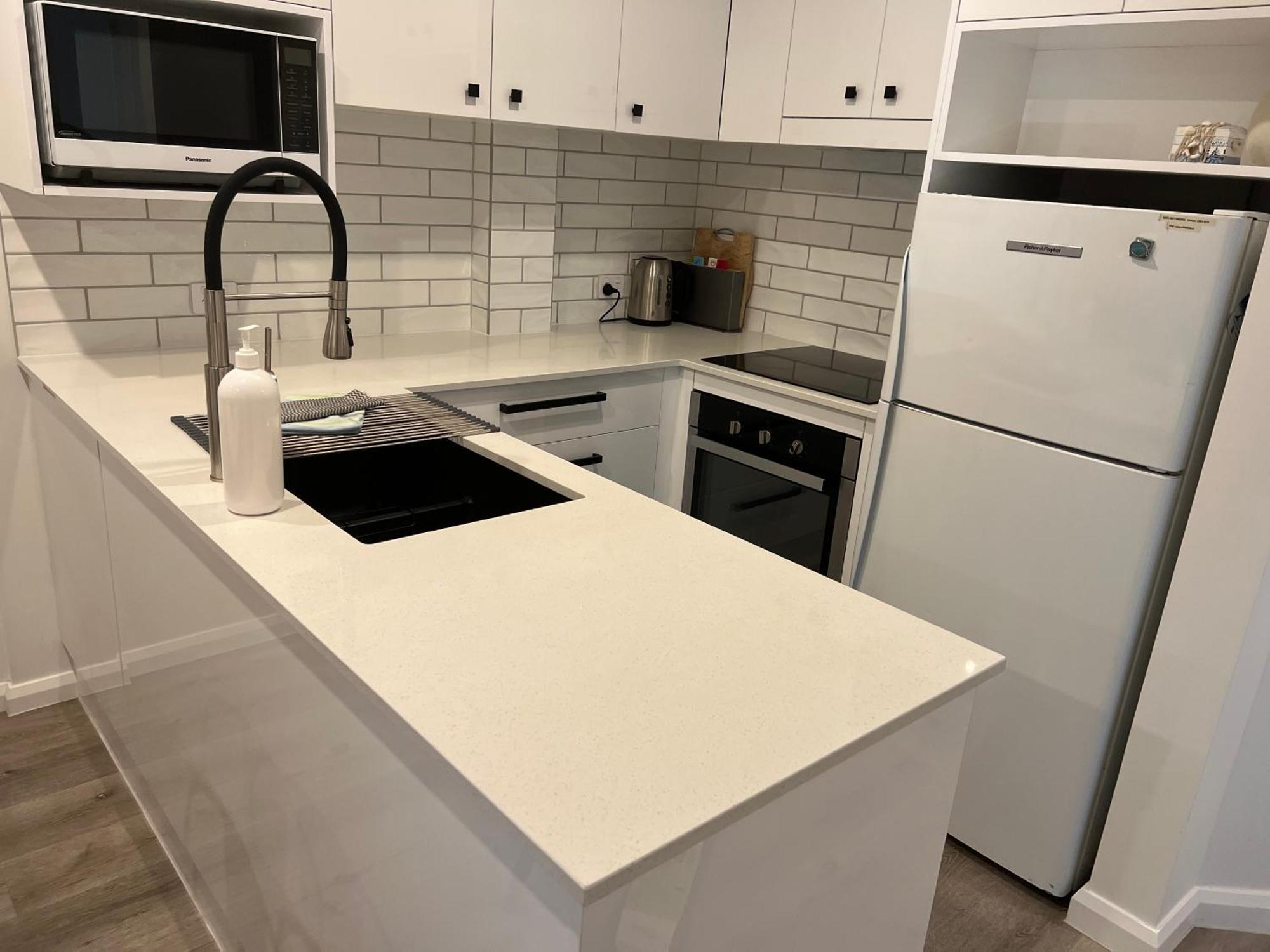 Ocean View - Alexandra Headlands Beachfront Unit Εξωτερικό φωτογραφία